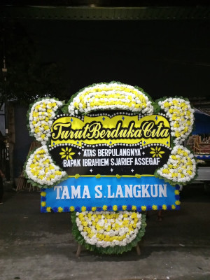 Papan Bunga Duka di Edera